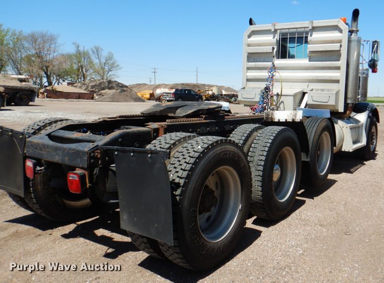 image for item IQ9311 1998 Peterbilt 378  semi truck