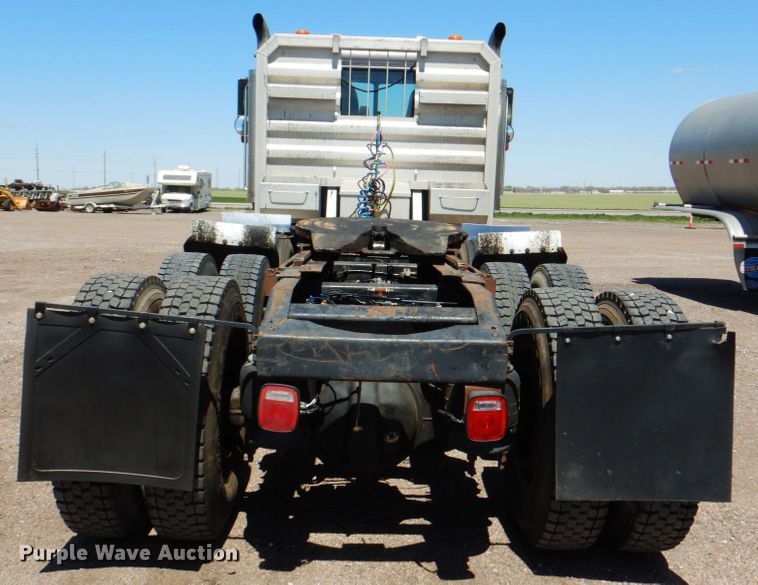 image for item IQ9311 1998 Peterbilt 378  semi truck