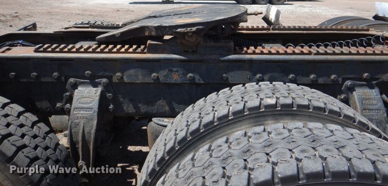 image for item IQ9311 1998 Peterbilt 378  semi truck