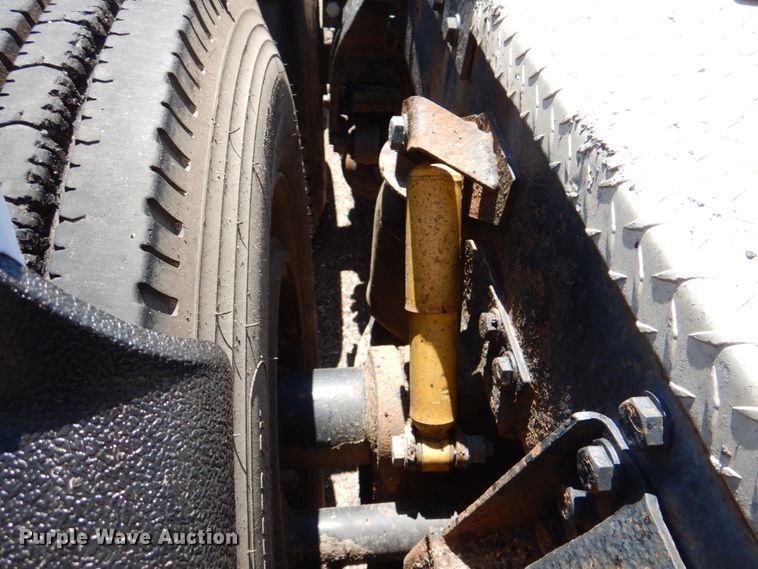 image for item IQ9311 1998 Peterbilt 378  semi truck