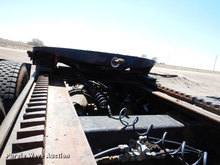 image for item IQ9311 1998 Peterbilt 378  semi truck