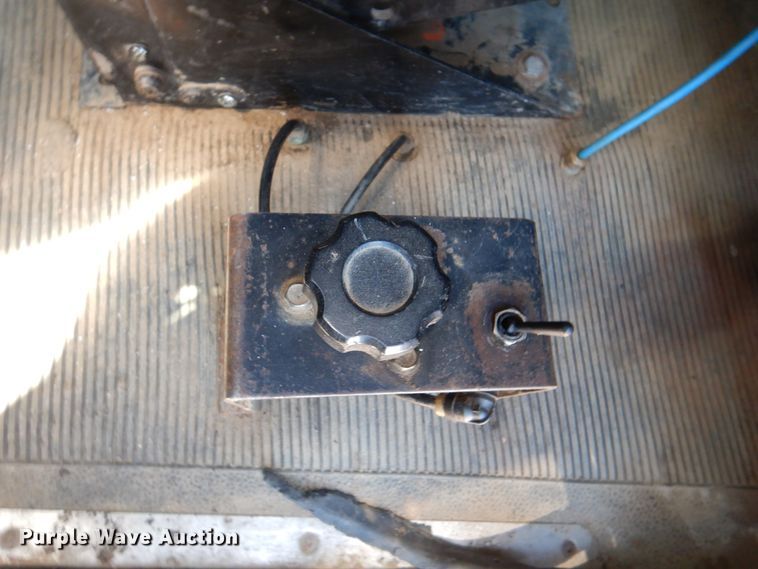 image for item IQ9311 1998 Peterbilt 378  semi truck