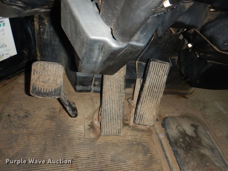 image for item IQ9311 1998 Peterbilt 378  semi truck