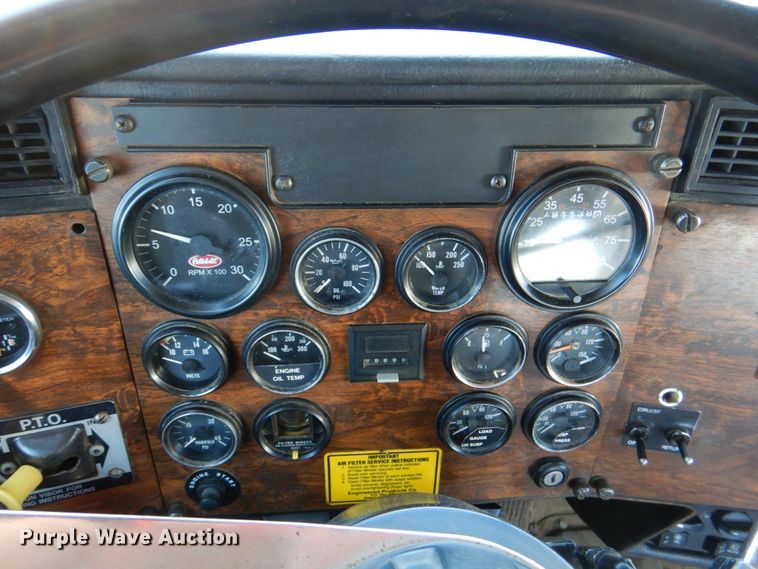 image for item IQ9311 1998 Peterbilt 378  semi truck