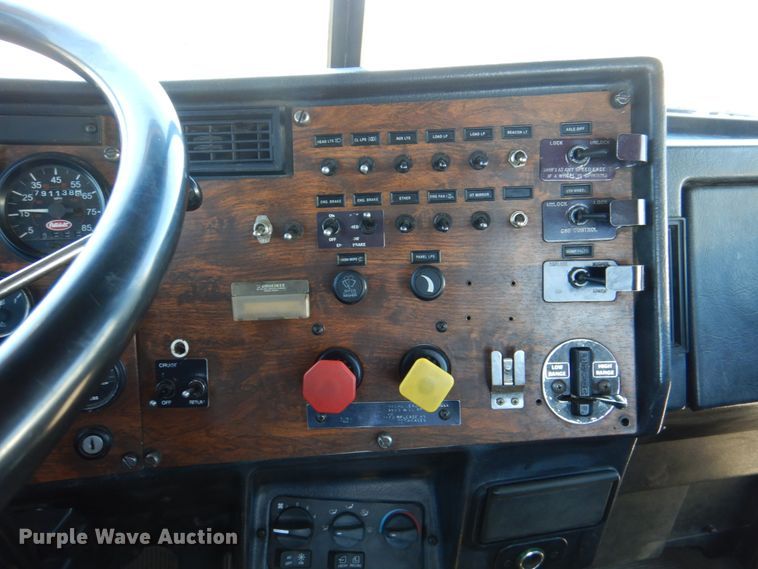 image for item IQ9311 1998 Peterbilt 378  semi truck