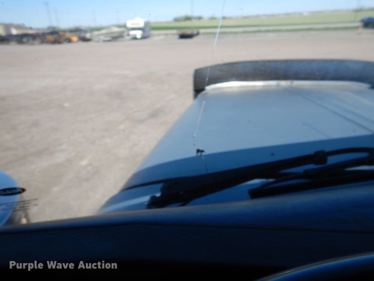 image for item IQ9311 1998 Peterbilt 378  semi truck