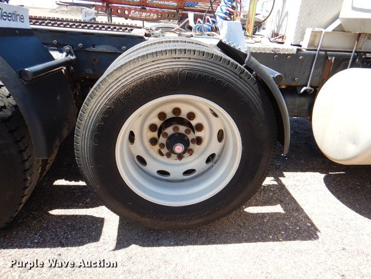 image for item IQ9311 1998 Peterbilt 378  semi truck