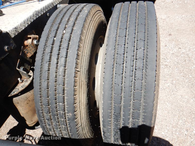 image for item IQ9311 1998 Peterbilt 378  semi truck