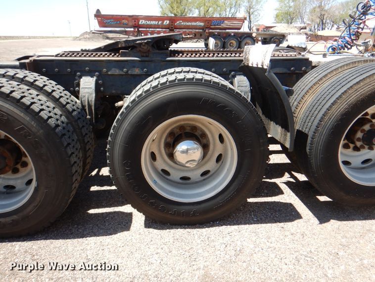 image for item IQ9311 1998 Peterbilt 378  semi truck