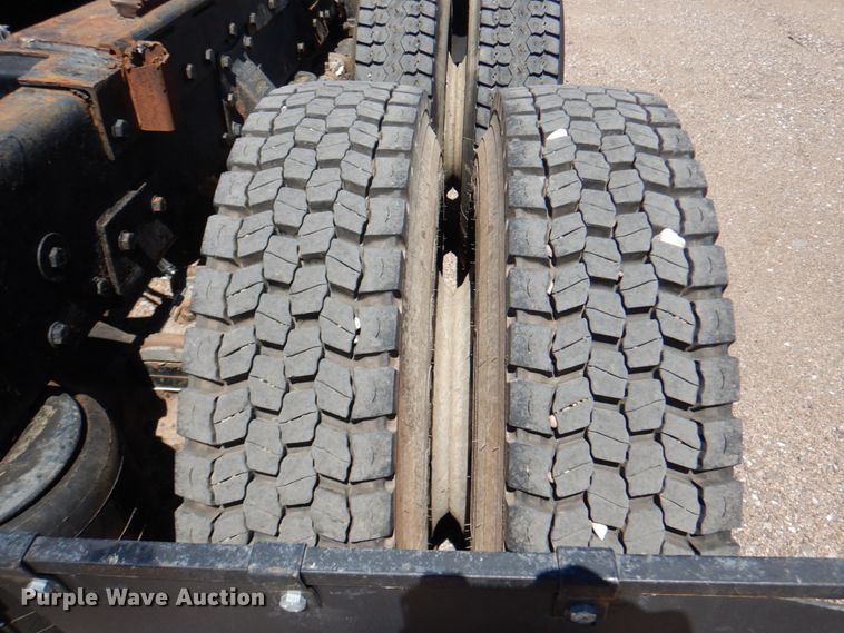 image for item IQ9311 1998 Peterbilt 378  semi truck