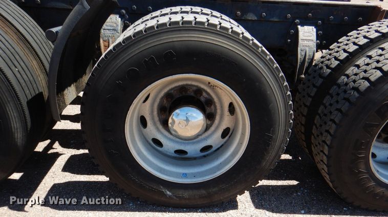 image for item IQ9311 1998 Peterbilt 378  semi truck