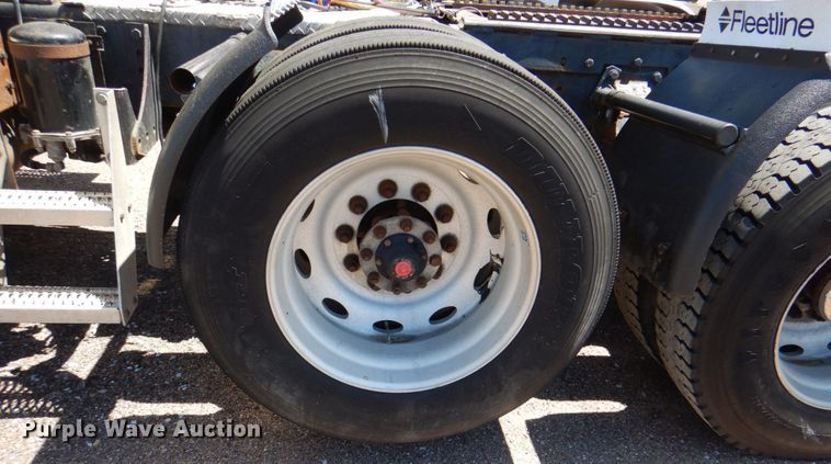 image for item IQ9311 1998 Peterbilt 378  semi truck