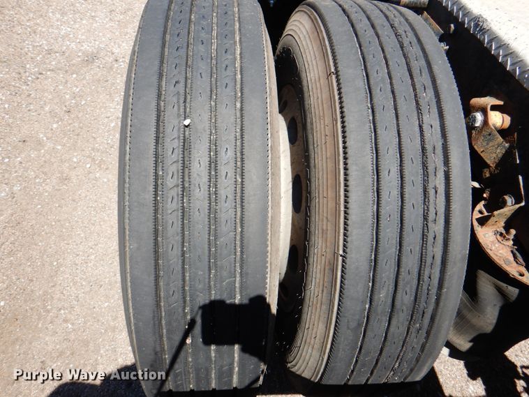 image for item IQ9311 1998 Peterbilt 378  semi truck