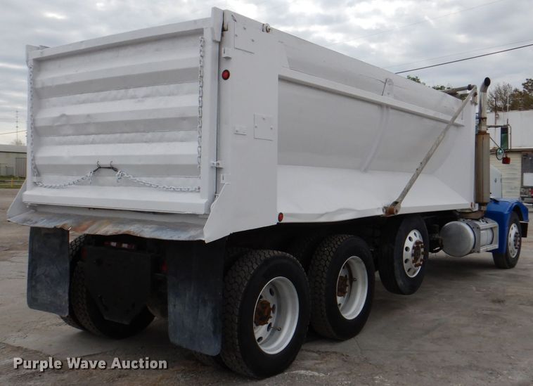 image for item IQ9459 1996 Peterbilt 377  dump truck