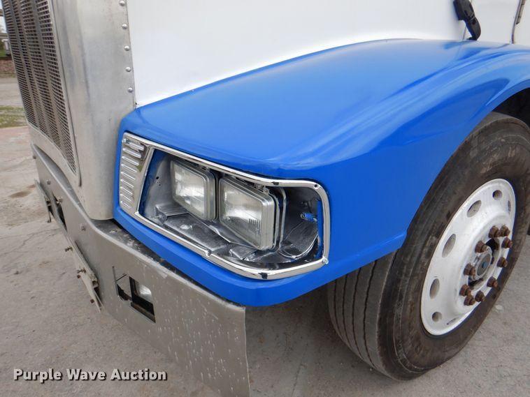 image for item IQ9459 1996 Peterbilt 377  dump truck