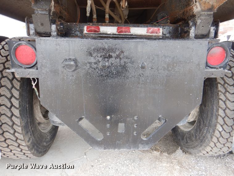 image for item IQ9459 1996 Peterbilt 377  dump truck