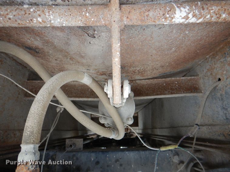 image for item IQ9459 1996 Peterbilt 377  dump truck