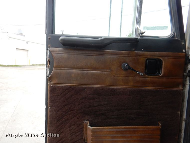 image for item IQ9459 1996 Peterbilt 377  dump truck