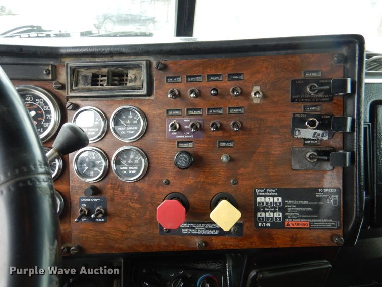 image for item IQ9459 1996 Peterbilt 377  dump truck