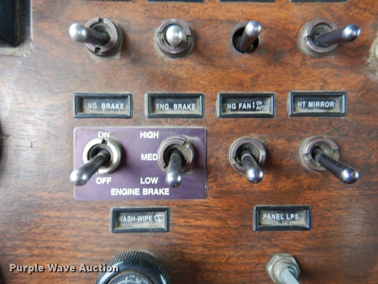 image for item IQ9459 1996 Peterbilt 377  dump truck