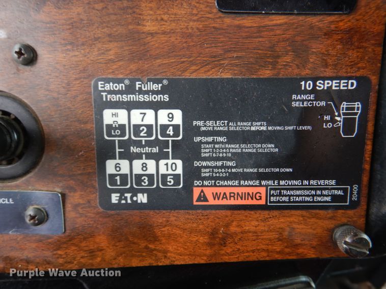 image for item IQ9459 1996 Peterbilt 377  dump truck