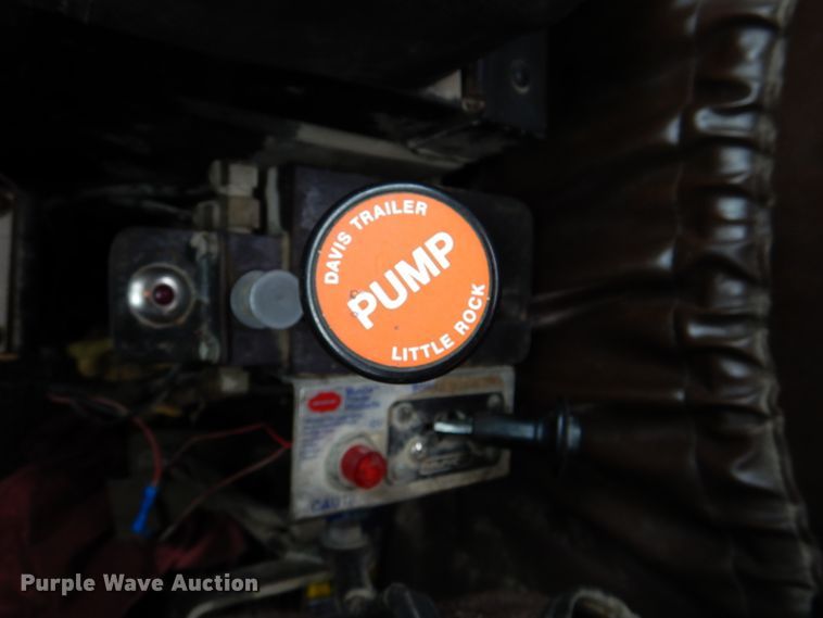 image for item IQ9459 1996 Peterbilt 377  dump truck