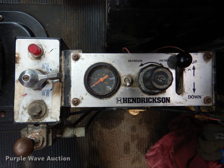 image for item IQ9459 1996 Peterbilt 377  dump truck