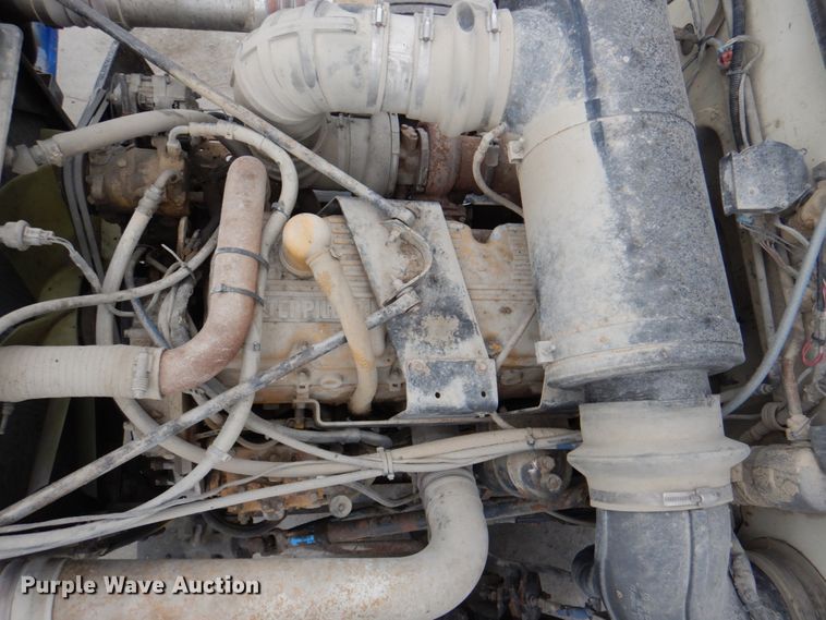 image for item IQ9459 1996 Peterbilt 377  dump truck