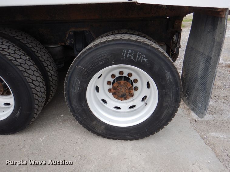 image for item IQ9459 1996 Peterbilt 377  dump truck