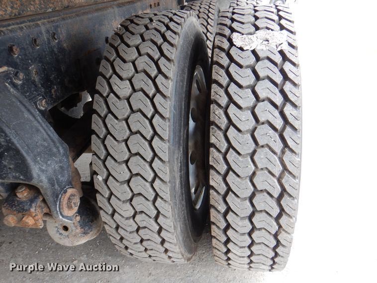 image for item IQ9459 1996 Peterbilt 377  dump truck