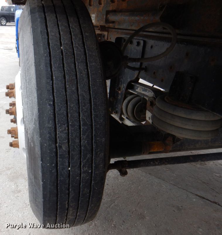 image for item IQ9459 1996 Peterbilt 377  dump truck