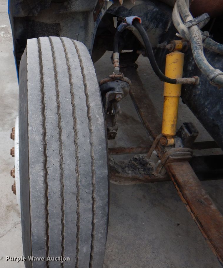 image for item IQ9459 1996 Peterbilt 377  dump truck