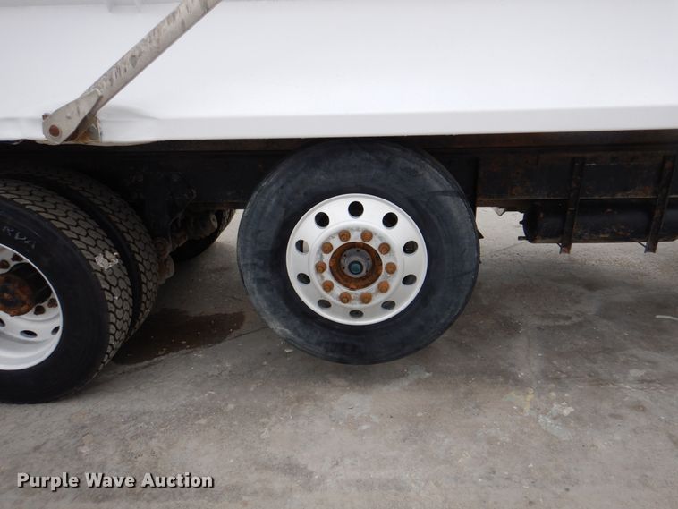 image for item IQ9459 1996 Peterbilt 377  dump truck