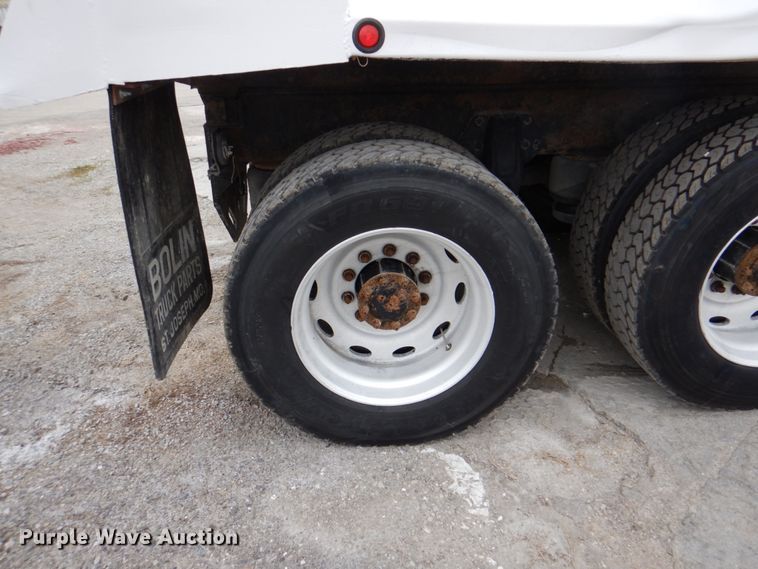 image for item IQ9459 1996 Peterbilt 377  dump truck