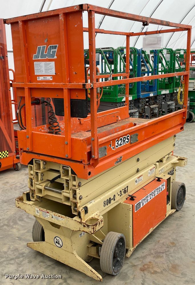 image for item IR9814 2015 JLG 1932RS  scissor lift