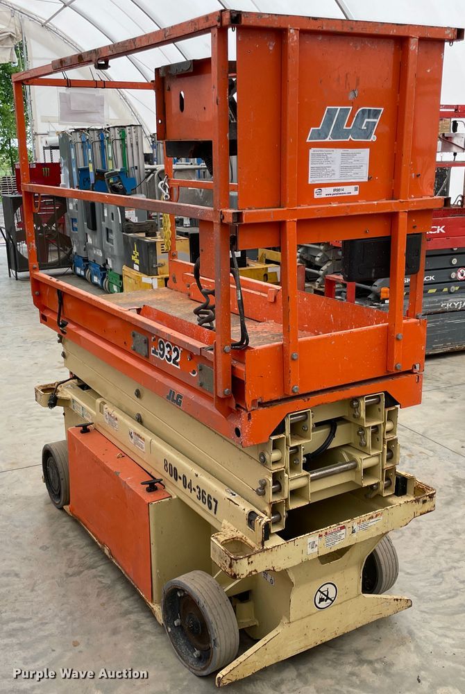 image for item IR9814 2015 JLG 1932RS  scissor lift
