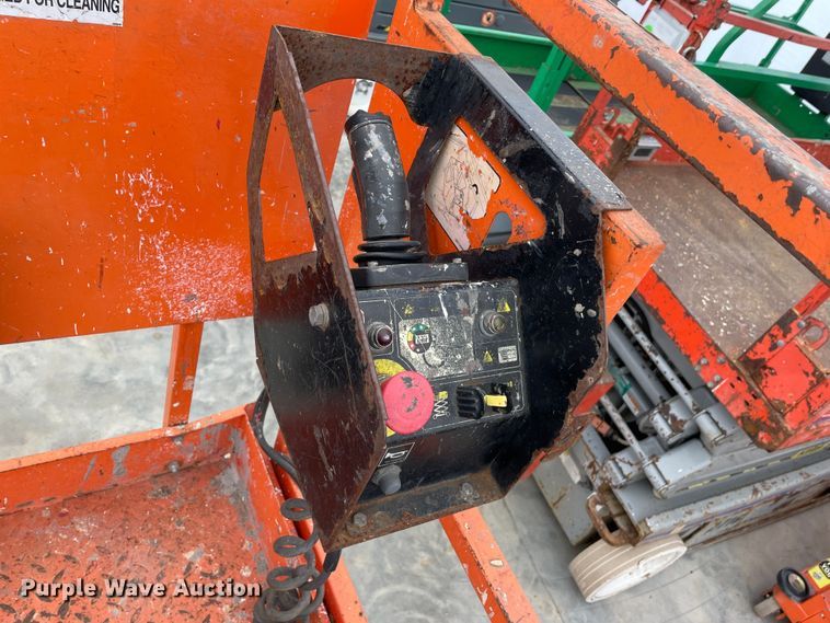 image for item IR9814 2015 JLG 1932RS  scissor lift