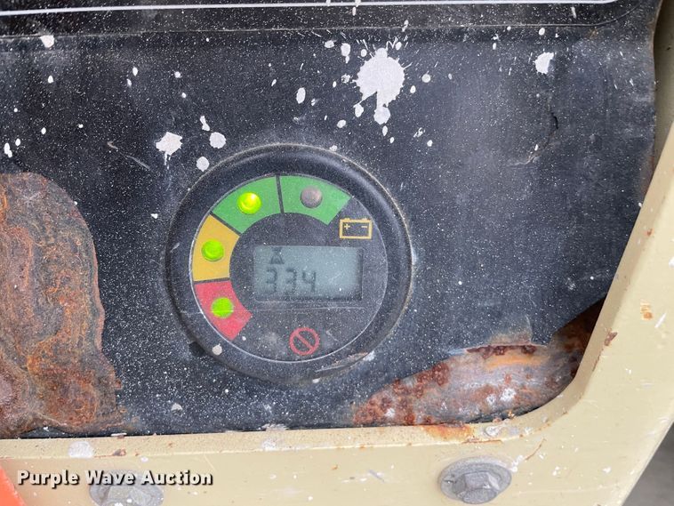 image for item IR9814 2015 JLG 1932RS  scissor lift