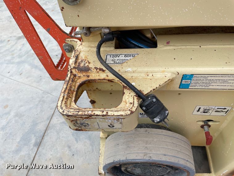 image for item IR9814 2015 JLG 1932RS  scissor lift