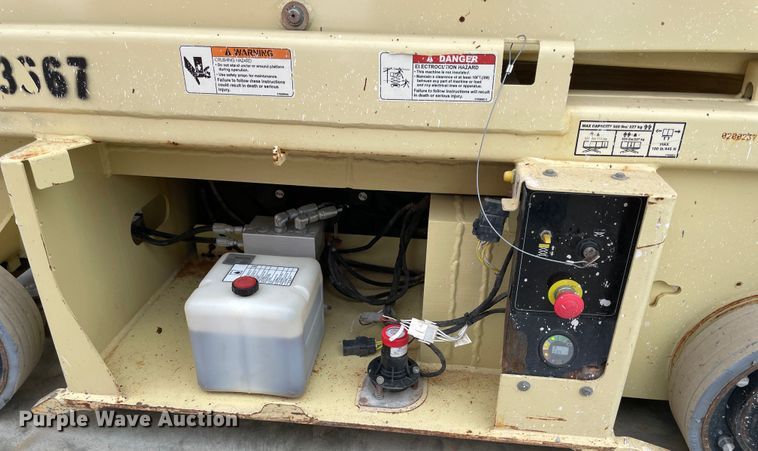 image for item IR9814 2015 JLG 1932RS  scissor lift