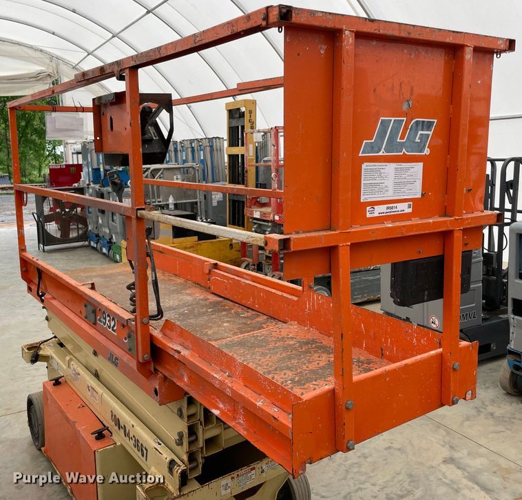 image for item IR9814 2015 JLG 1932RS  scissor lift