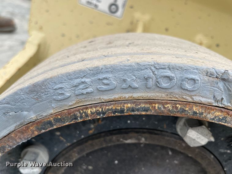 image for item IR9814 2015 JLG 1932RS  scissor lift