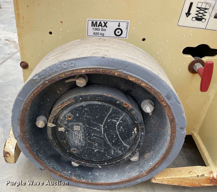 image for item IR9814 2015 JLG 1932RS  scissor lift