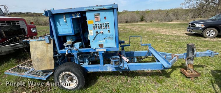 image for item IR9824 2008 Meyco Supreme  concrete pump