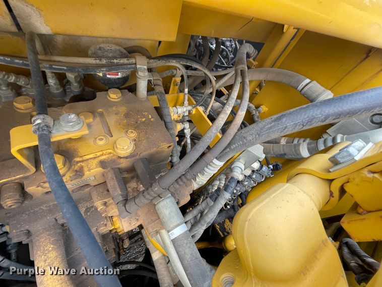 image for item IR9862 2014 Komatsu PC360LC-10  excavator