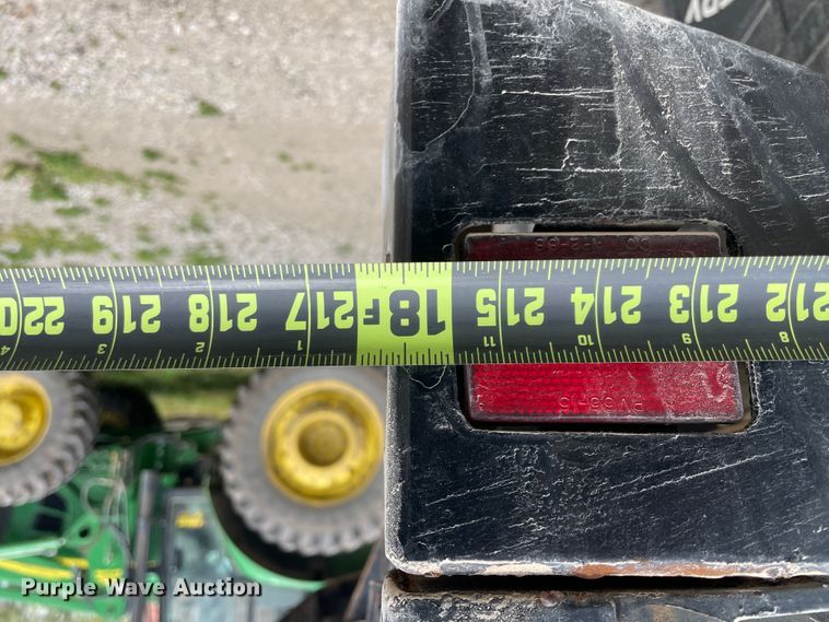 image for item IR9866 1982 Ford L9000  dump truck