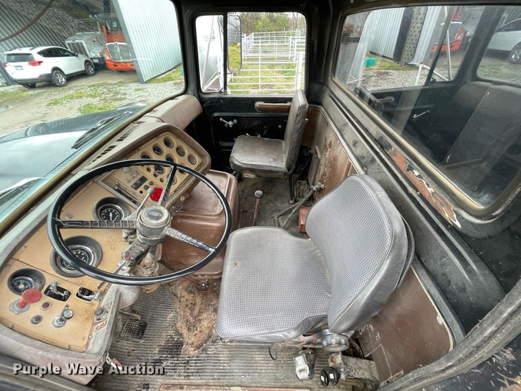 image for item IR9866 1982 Ford L9000  dump truck