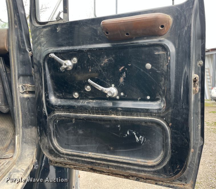 image for item IR9866 1982 Ford L9000  dump truck