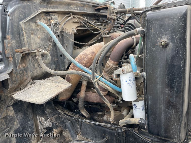 image for item IR9866 1982 Ford L9000  dump truck