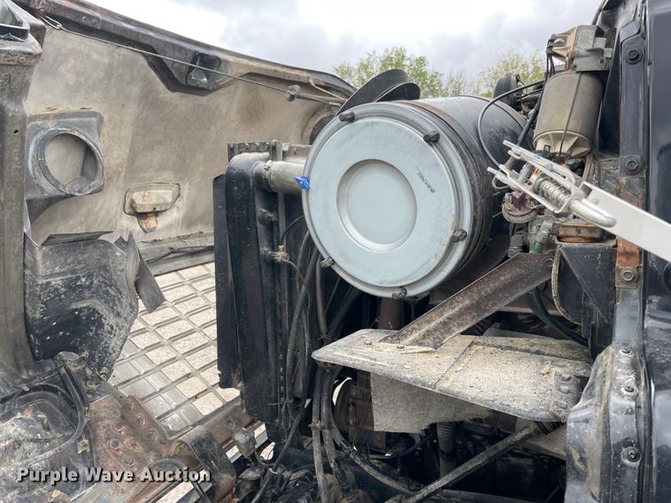 image for item IR9866 1982 Ford L9000  dump truck